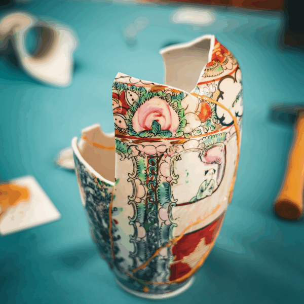 Kintsugi Vaas – Littekens die verbinden Kintsugi Vaas – Littekens die verbinden